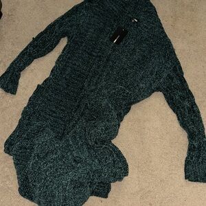 Floor length emerald green sweater xs